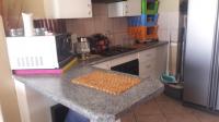 Kitchen - 8 square meters of property in Ravensklip