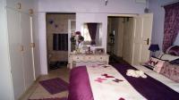 Main Bedroom - 19 square meters of property in Munster