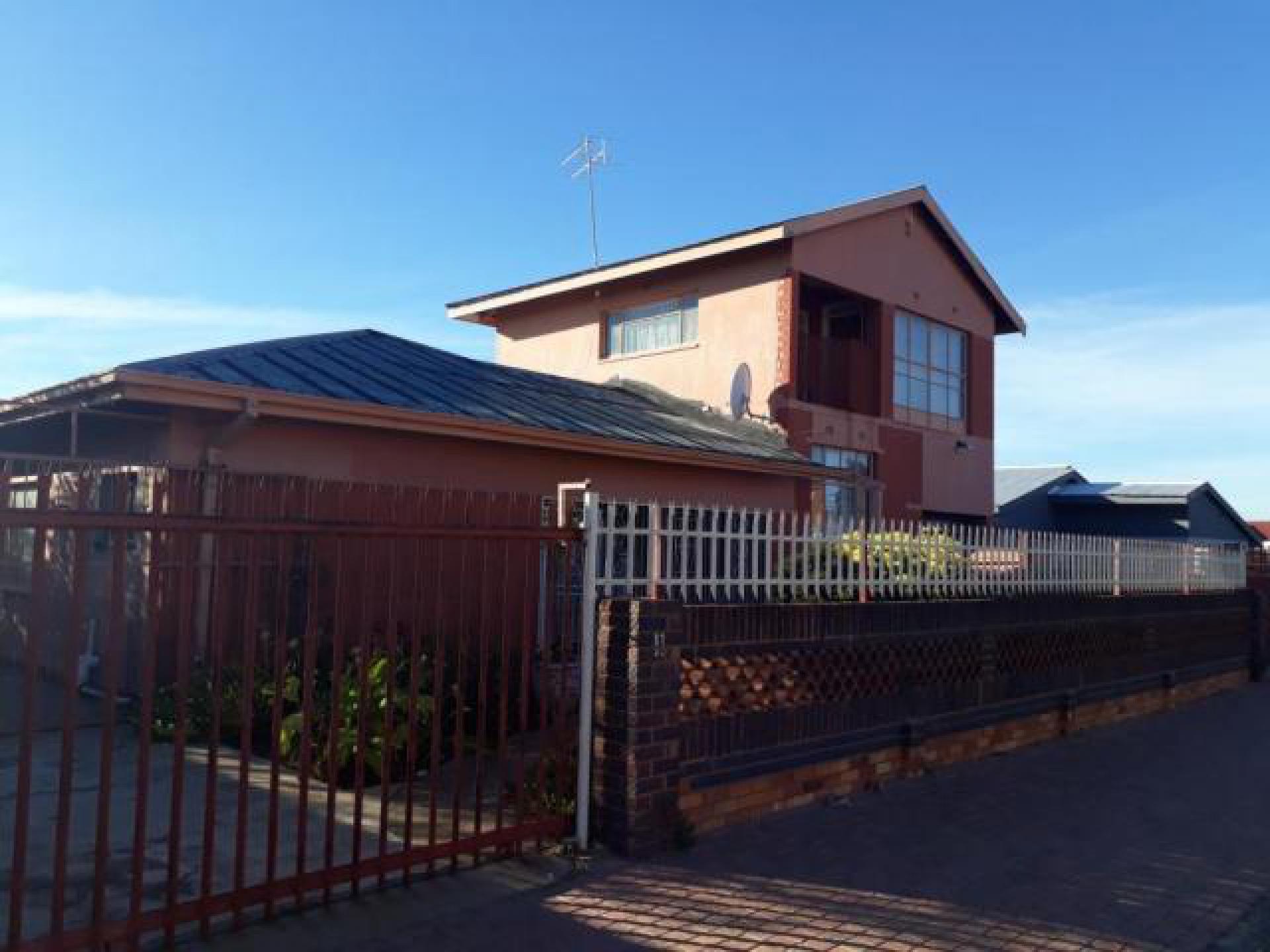 Front View of property in Kimberley