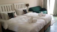 Bed Room 1 - 17 square meters of property in Kaysers Beach
