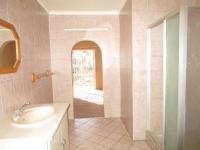 Main Bathroom - 13 square meters of property in Muldersdrift
