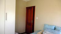 Bed Room 1 - 11 square meters of property in Blue Hills