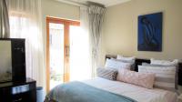 Main Bedroom - 26 square meters of property in Blue Hills