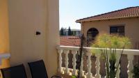 Balcony - 21 square meters of property in Blue Hills