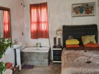 Bed Room 1 of property in Klipspruit West