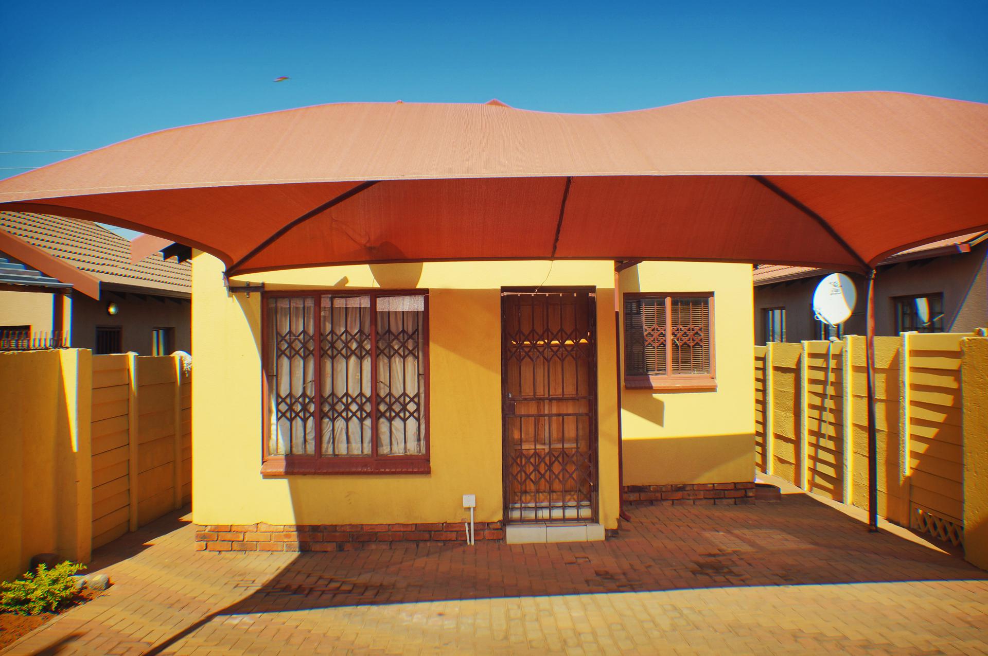 Front View of property in Soshanguve