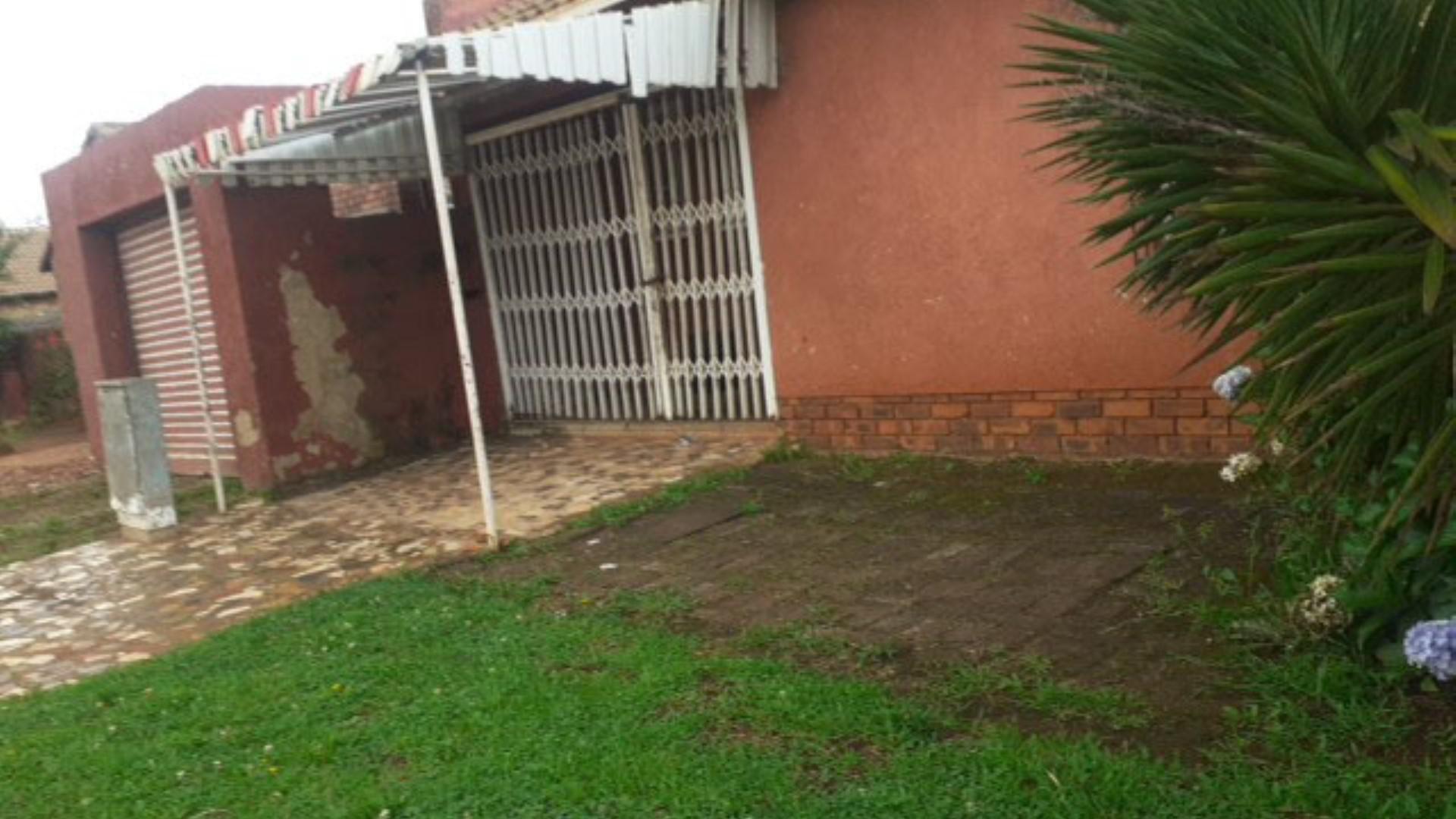 Front View of property in Eldorado Park AH