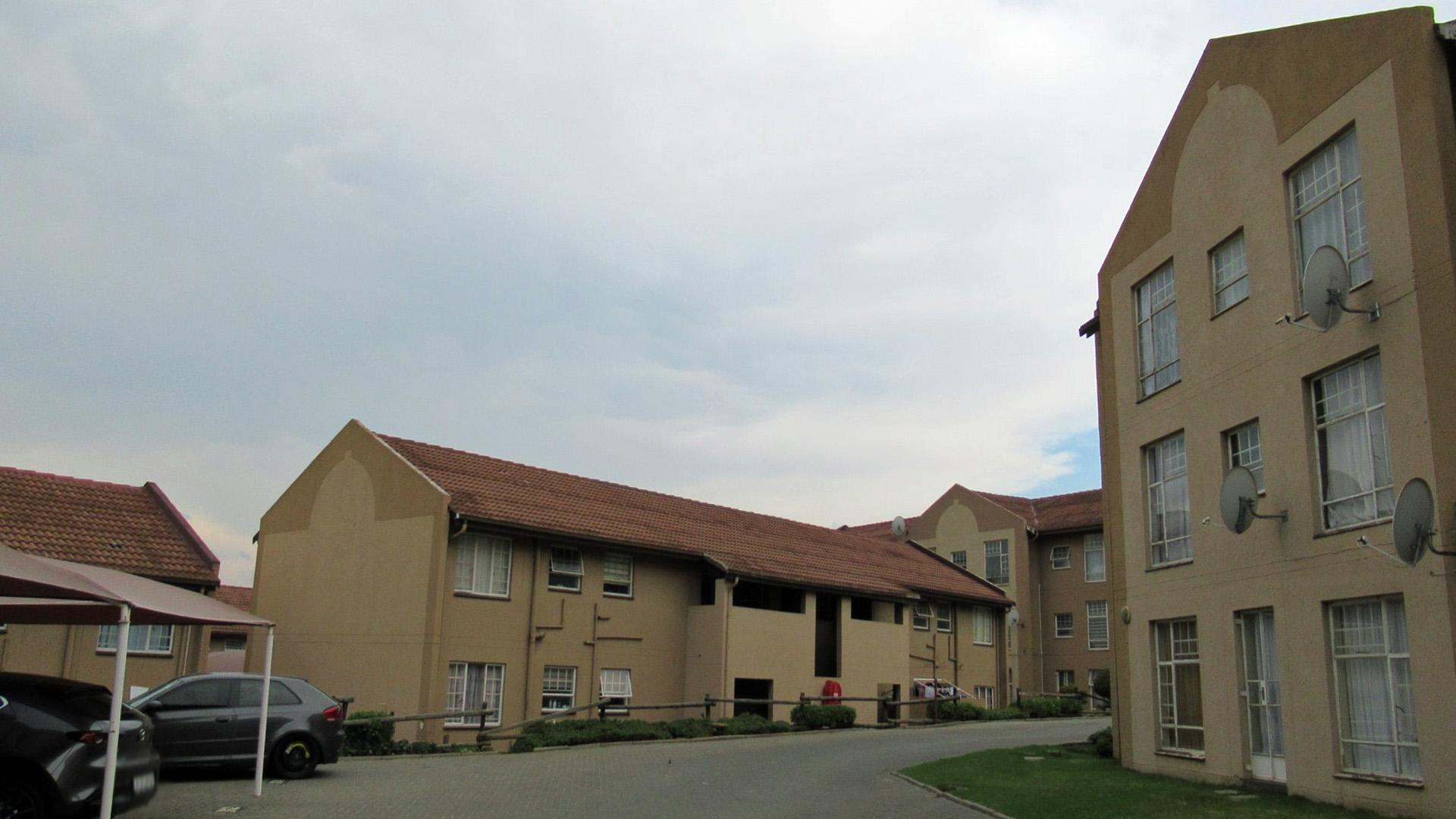 Front View of property in Alan Manor