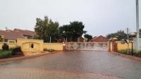 2 Bedroom 1 Bathroom Flat/Apartment for Sale for sale in Mooikloof Ridge