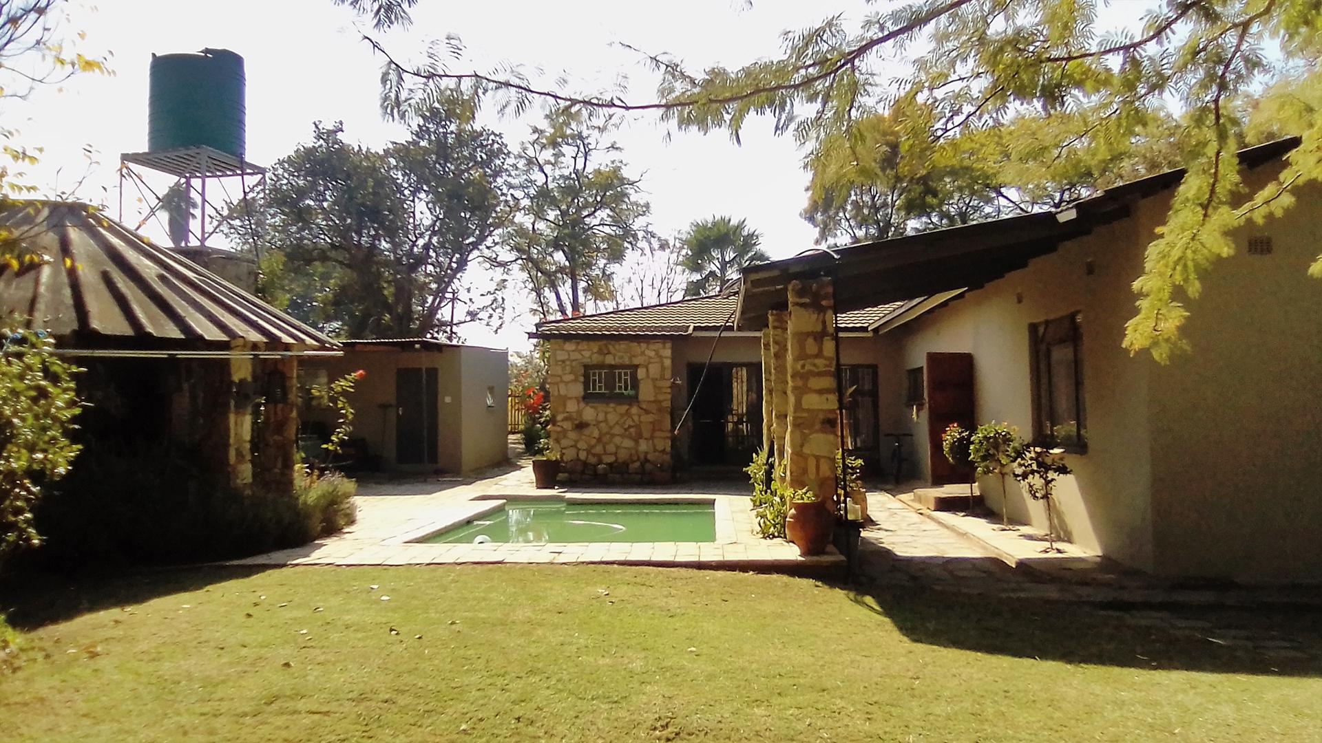 Backyard of property in Pyramid