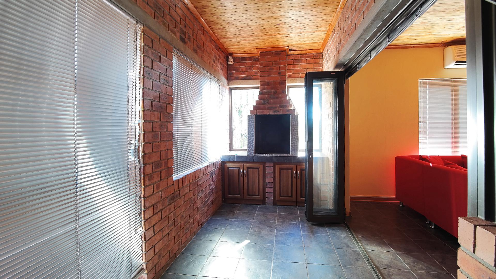 Entertainment - 33 square meters of property in Safarituine