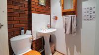 Bathroom 1 - 2 square meters of property in Safarituine