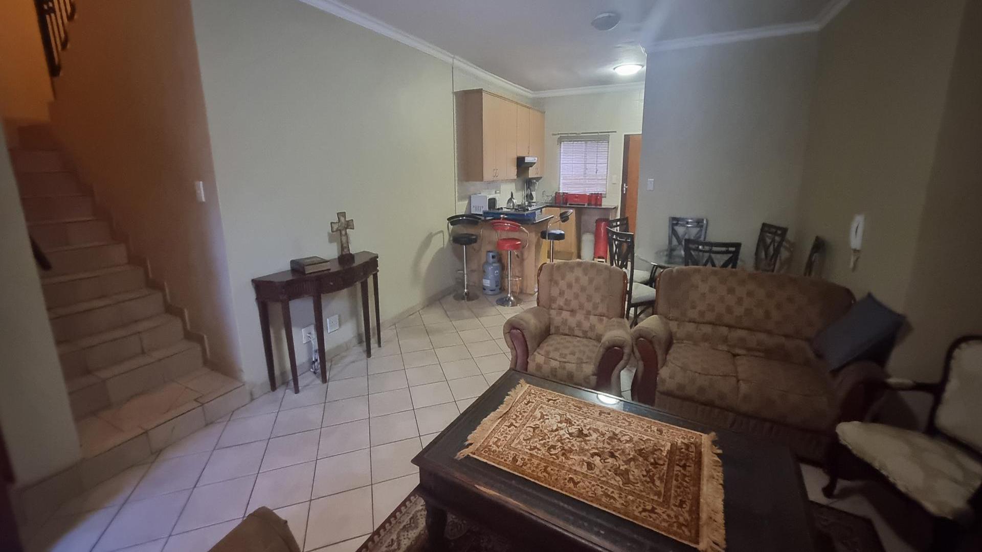 Lounges of property in Pretorius Park