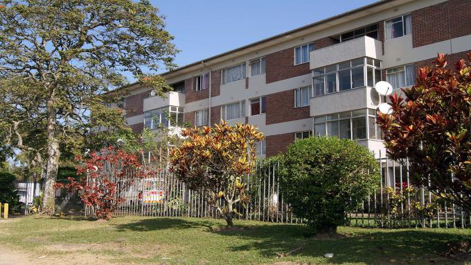 2 Bedroom Sectional Title for Sale For Sale in Pinetown  - Private Sale - MR211234