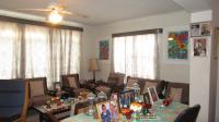 Lounges - 14 square meters of property in Bonaero Park