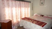 Bed Room 1 - 11 square meters of property in Bonaero Park