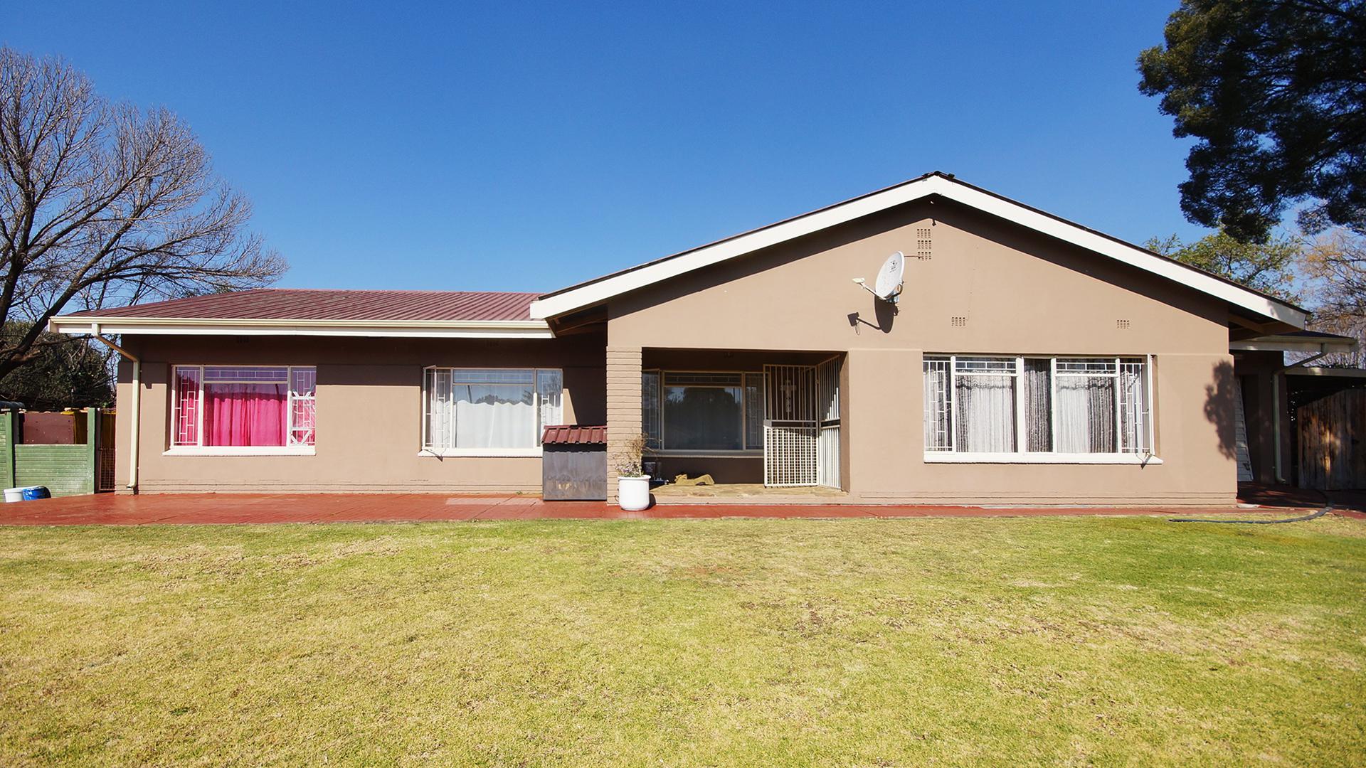 Front View of property in Bronkhorstspruit