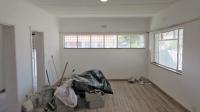 Lounges - 28 square meters of property in Parow Valley