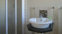 Main Bathroom - 3 square meters of property in Waterval East