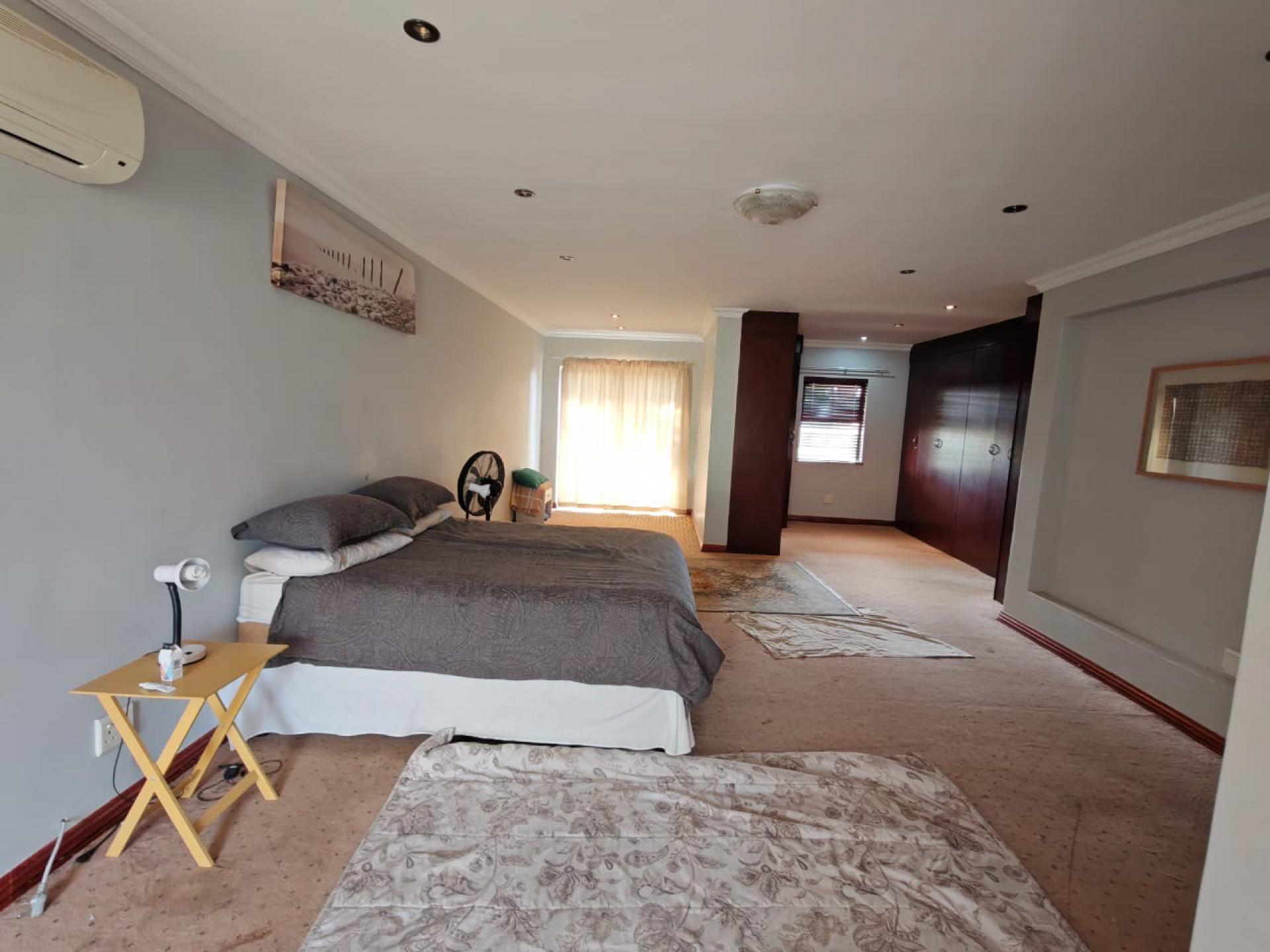 Main Bedroom - 53 square meters of property in Willowbrook