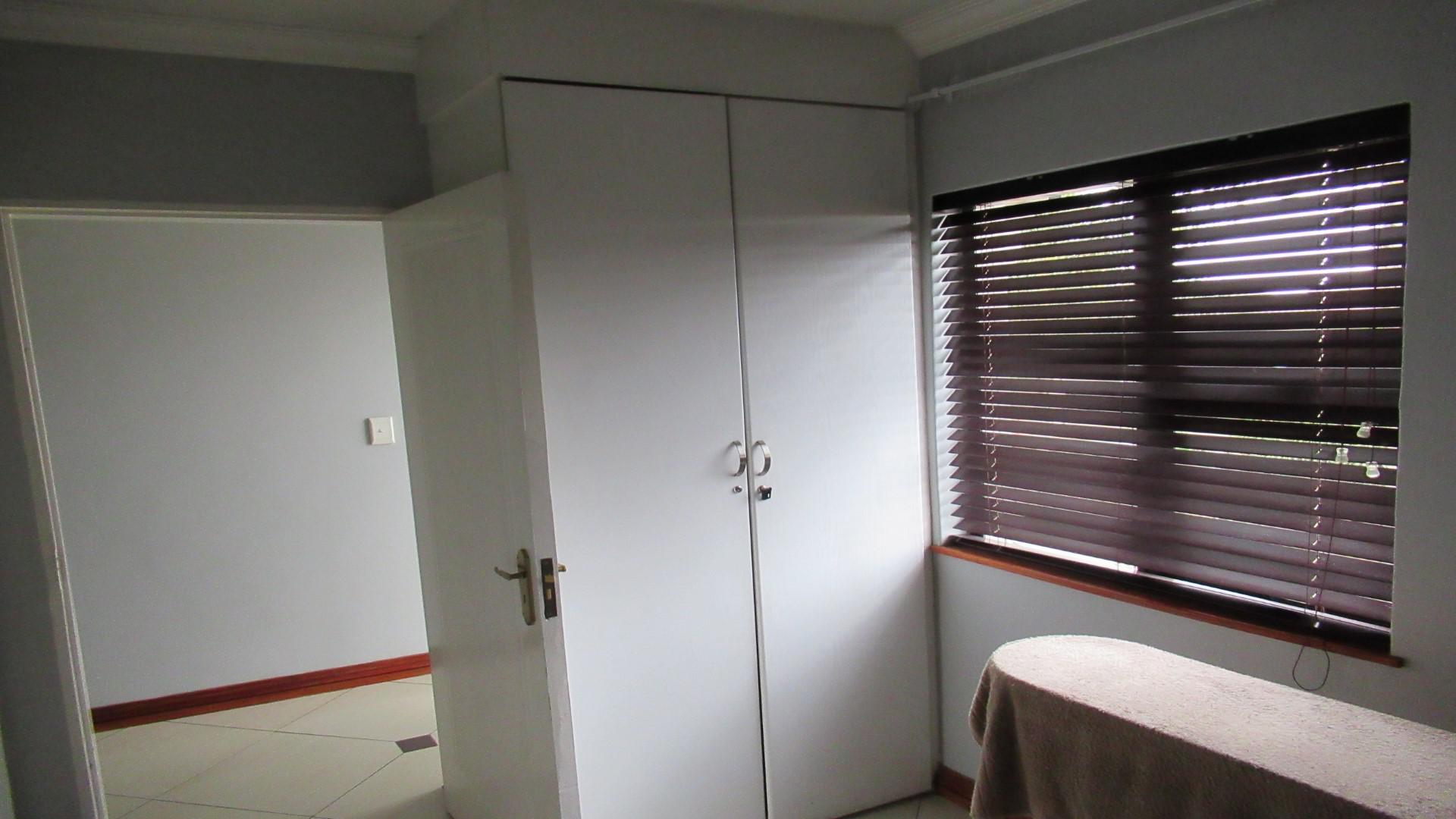 Bed Room 1 - 23 square meters of property in Willowbrook