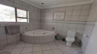 Bathroom 2 of property in Willowbrook
