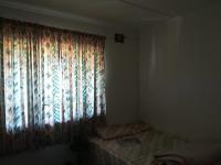 Bed Room 1 - 16 square meters of property in Umhlatuzana 