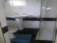 Bathroom 1 - 5 square meters of property in Umhlatuzana 