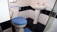 Bathroom 1 - 5 square meters of property in Umhlatuzana 