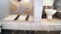 Bathroom 3+ - 4 square meters of property in Umhlatuzana 
