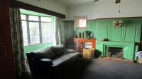 Lounges - 23 square meters of property in Orange Grove