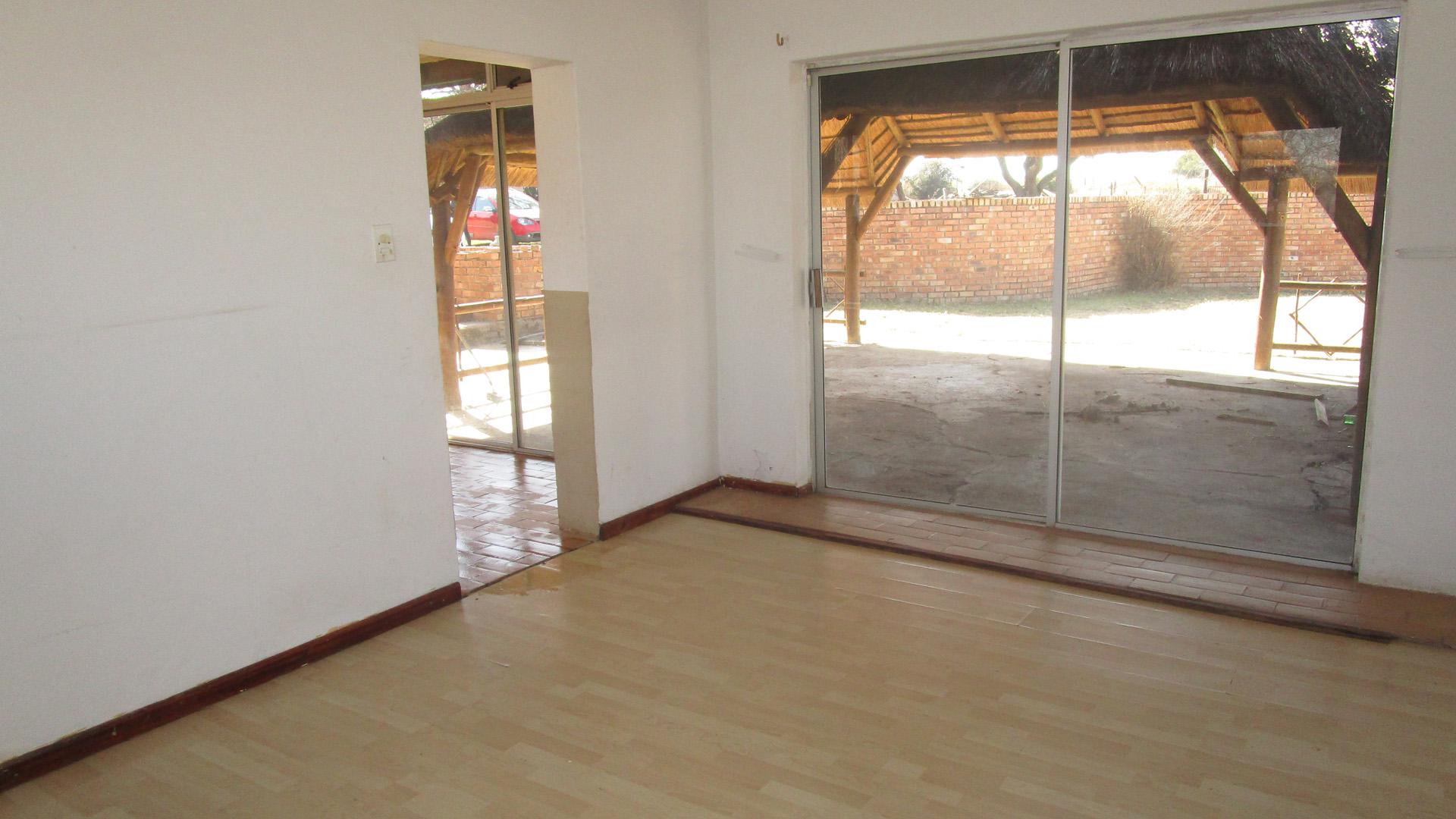 Spaces - 65 square meters of property in Gardenvale A.H