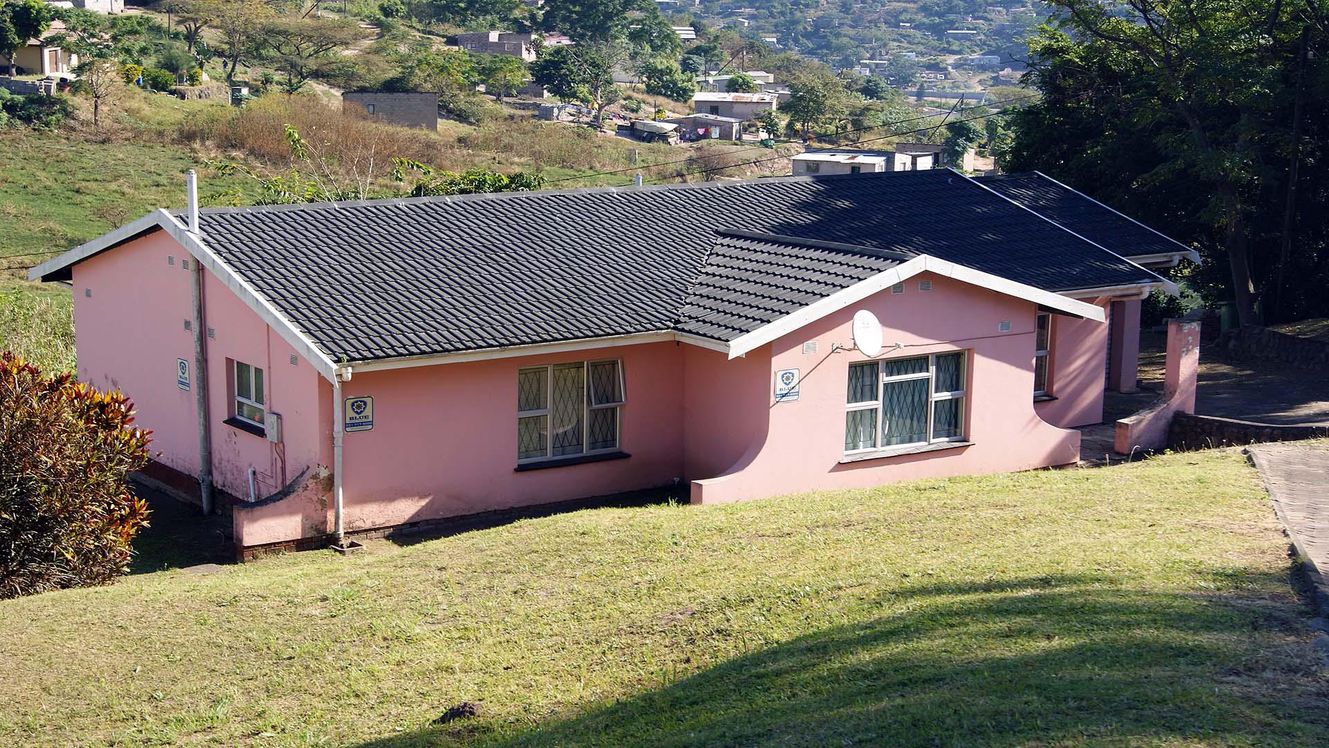 Front View of property in Pinetown 