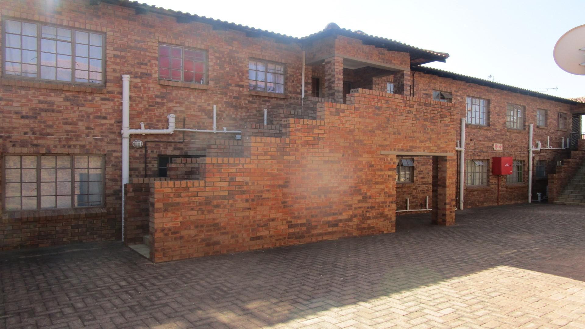 Front View of property in Alberton