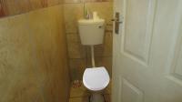 Guest Toilet - 4 square meters of property in Daveyton