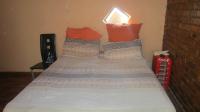 Bed Room 2 - 15 square meters of property in Daveyton