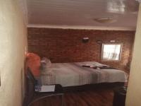 Bed Room 2 - 15 square meters of property in Daveyton