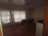 Bed Room 1 - 12 square meters of property in Daveyton