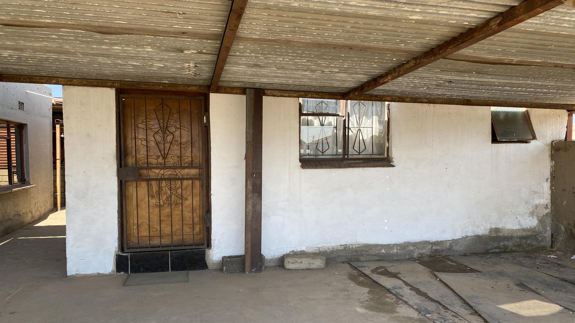 Front View of property in Emalahleni (Witbank) 