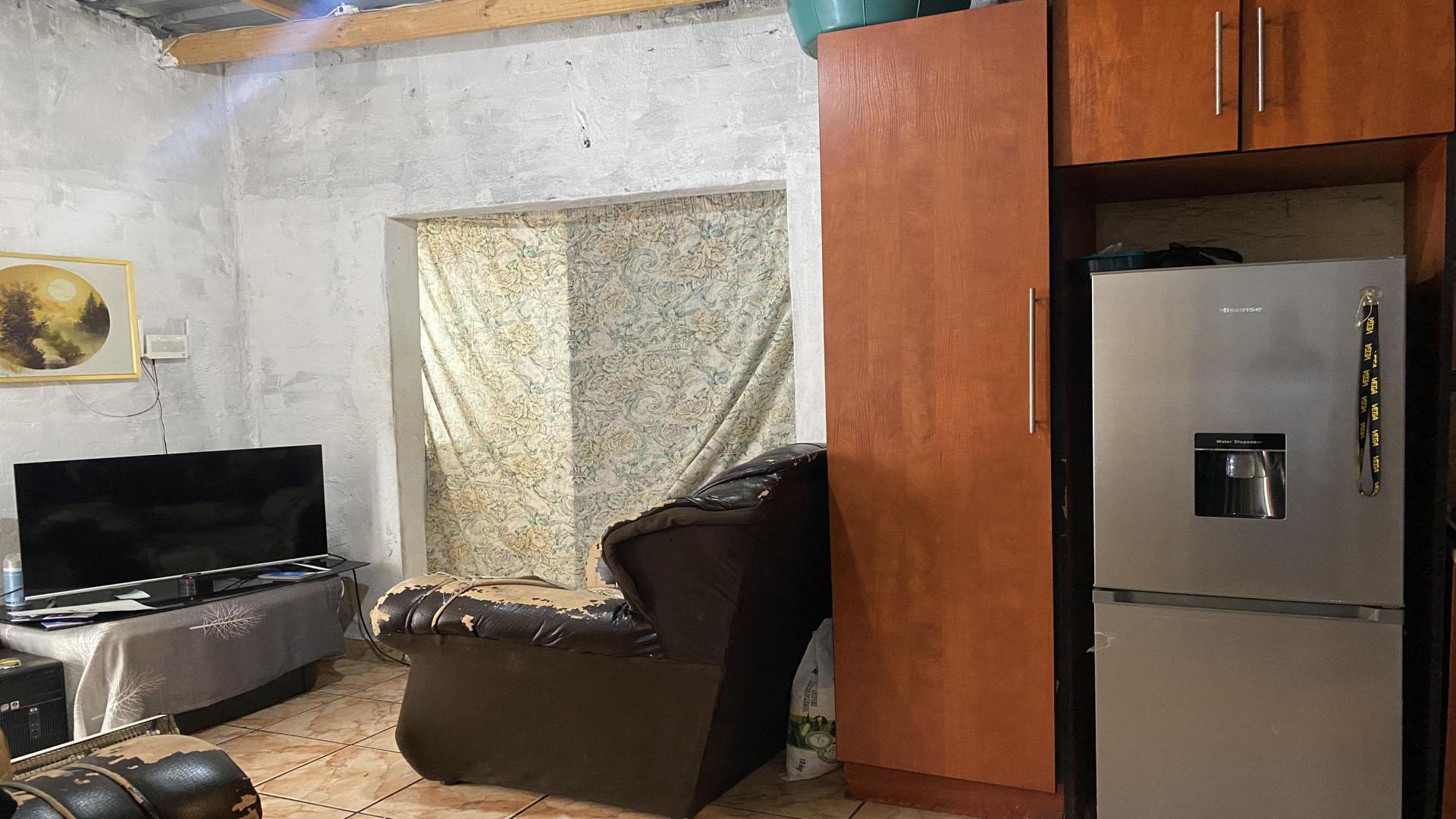 Lounges of property in Emalahleni (Witbank) 