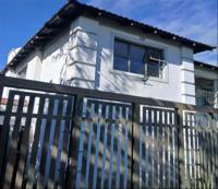 Front View of property in Regency