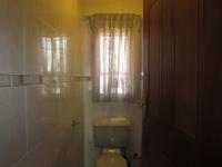 Bathroom 1 - 4 square meters of property in Zakariyya Park