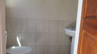 Staff Bathroom - 4 square meters of property in Rua Vista