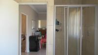 Bathroom 1 - 11 square meters of property in Rua Vista
