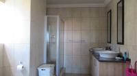 Main Bathroom - 11 square meters of property in Rua Vista