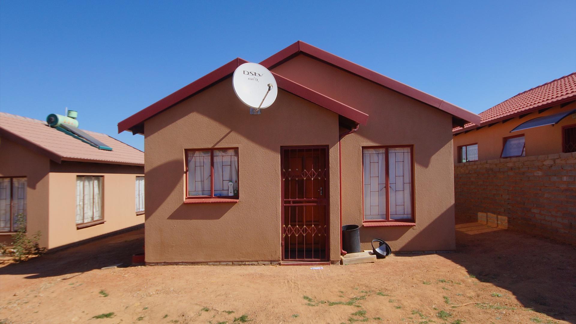 Front View of property in Soshanguve