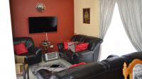 Lounges - 10 square meters of property in Albemarle