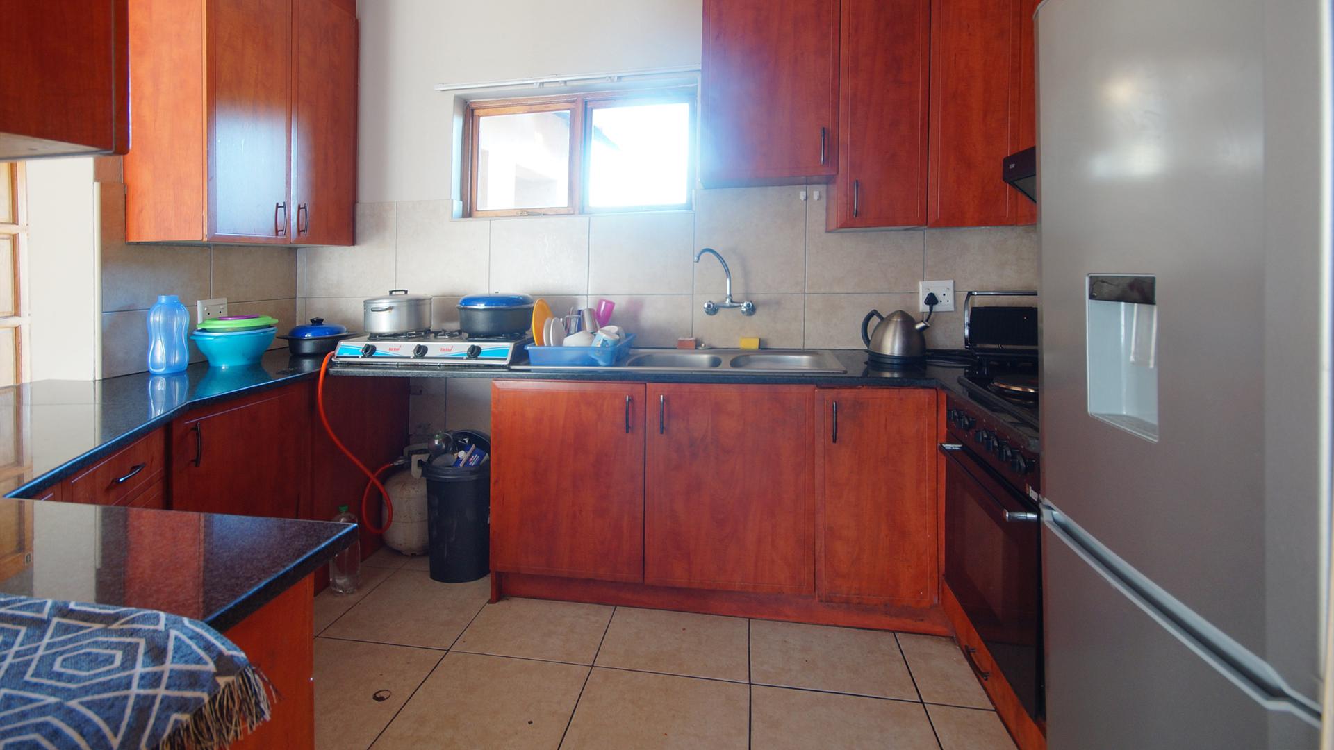 Kitchen - 11 square meters of property in Wonderboom South
