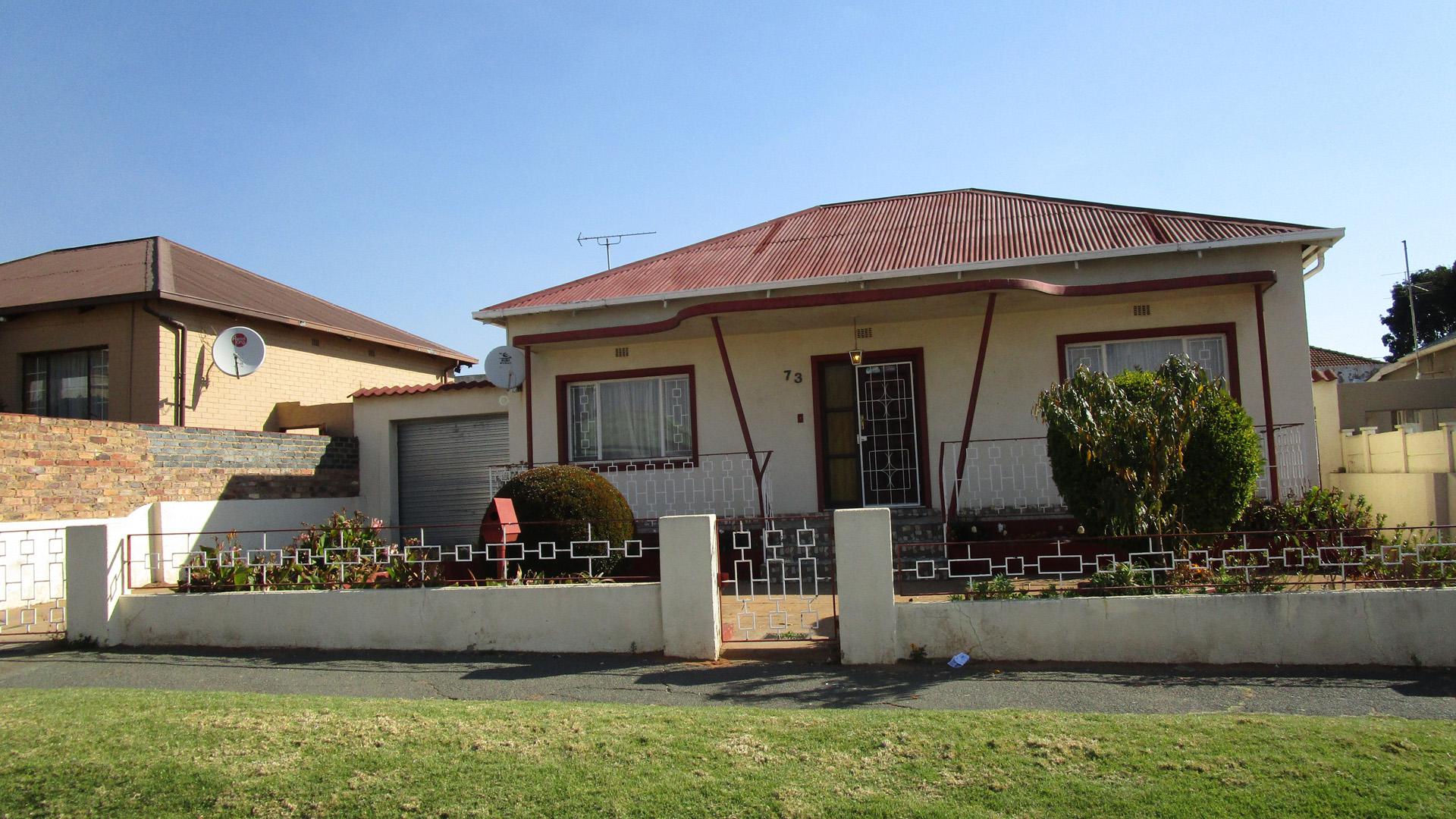 Front View of property in Rosettenville