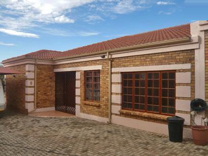 3 Bedroom House for Sale For Sale in Krugersdorp - Private Sale - MR21310